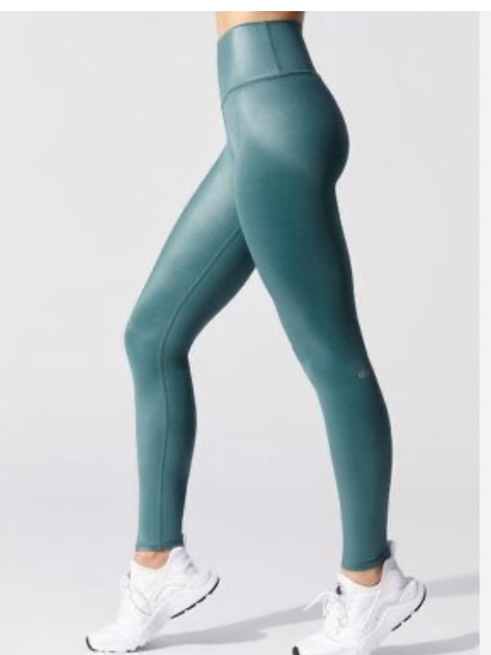 Alo Yoga High Waist Shine Airbrush Active Leggings in Seagrass Shine Size Medium